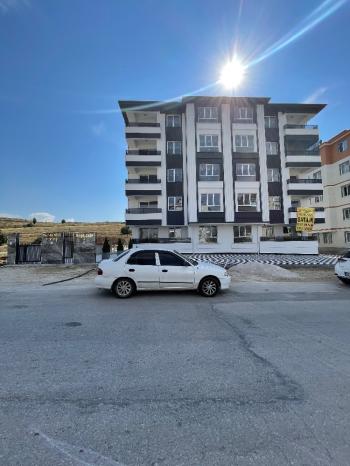 GÜVENAY - ÇORUM GÜLABİBEY KAPAKLI 3.CADDESİ ÜZERİ 2+0 SATILIK DAİRE