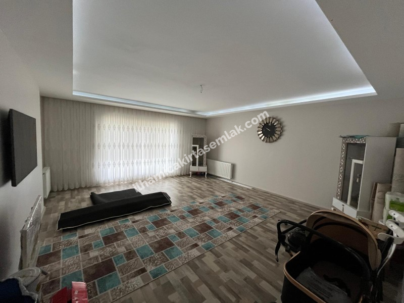 HALİLAĞA MAHALLESİNDE KİRALIK GENİŞ 3+1 DAİRE